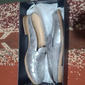 Naturalizer Mattie silver shoes 8.5M
